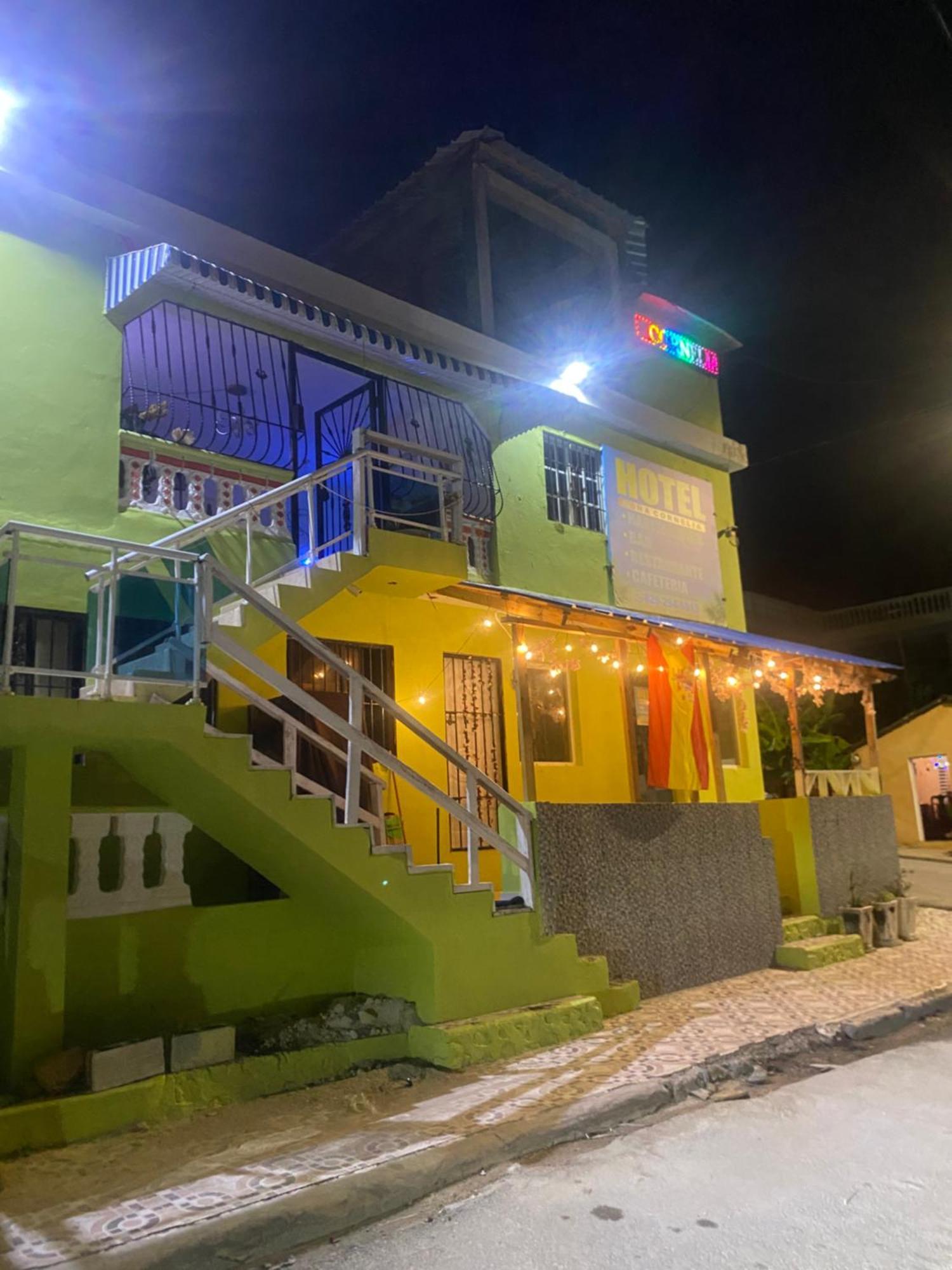 Dona Cornelia Hotel Los Patos Exterior photo