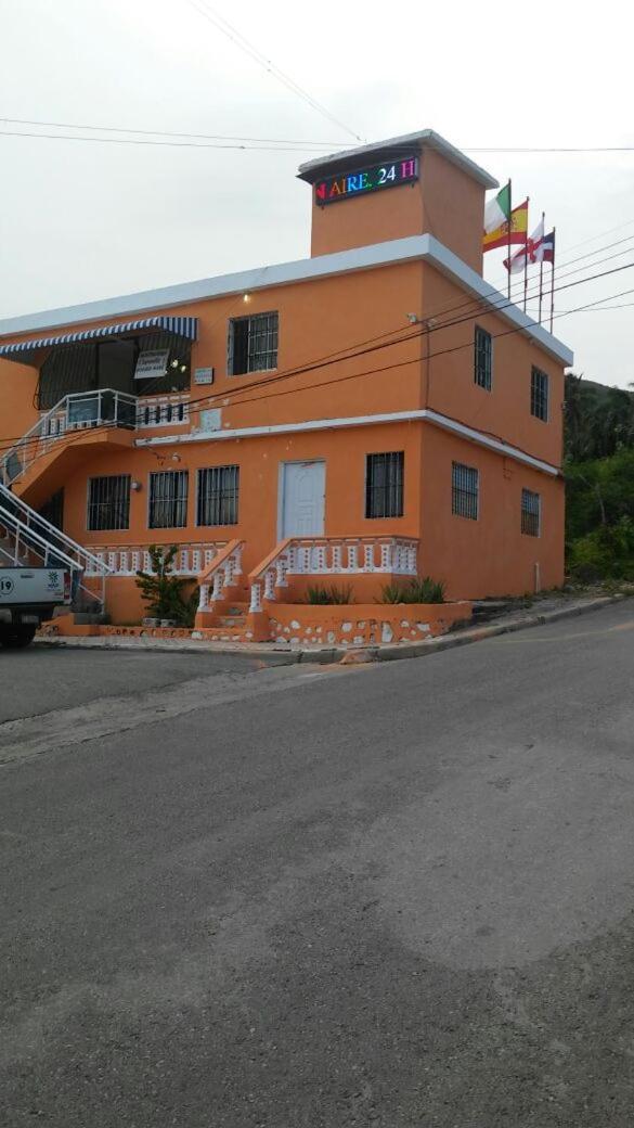 Dona Cornelia Hotel Los Patos Exterior photo